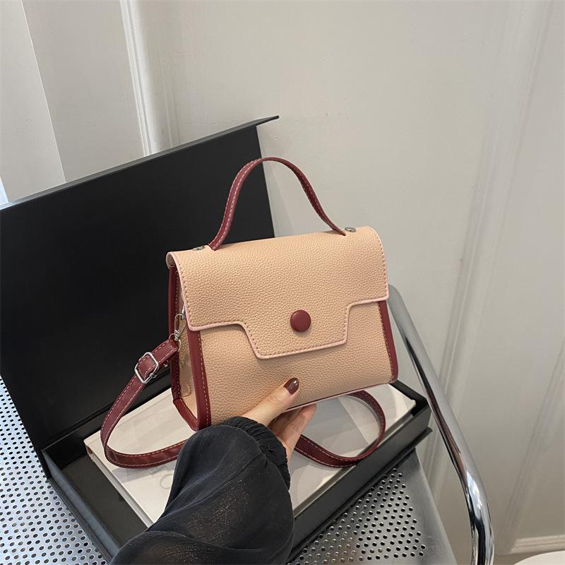 

Модна ручна маленька квадратна жіноча сумка 2024, нова текстура, контрастна кольорова іноземна сумка на плече, проста повсякденна сумка-мессенджер рожевий