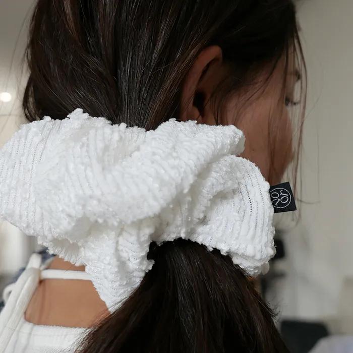 Spangle Knit Scrunchie_Large_White