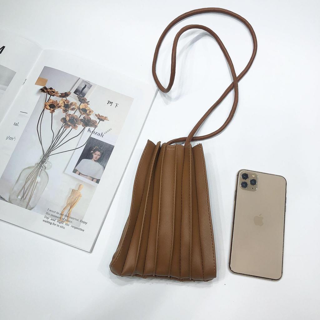 Korean Style Women's Pleated Single Shoulder Mini Crossbody Bag - Soft Leather, Versatile, Stylish Phone Carrier.