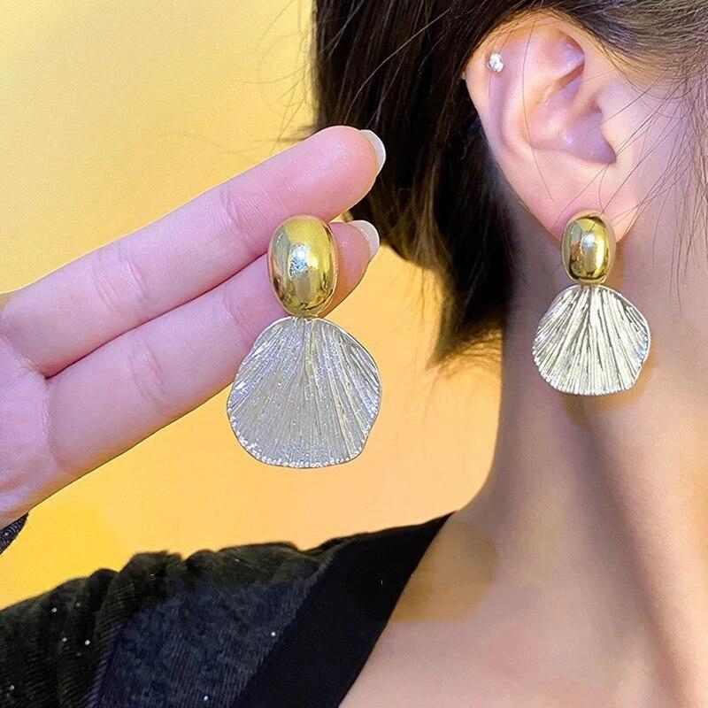 Retro Minimalistische Grote Metalen Bloem Oorbellen Nieuwe Overdreven Onregelmatige Stud Oorbellen Fashion Oorbellen Voor Vrouwen Sieraden Meisjes Geschenken