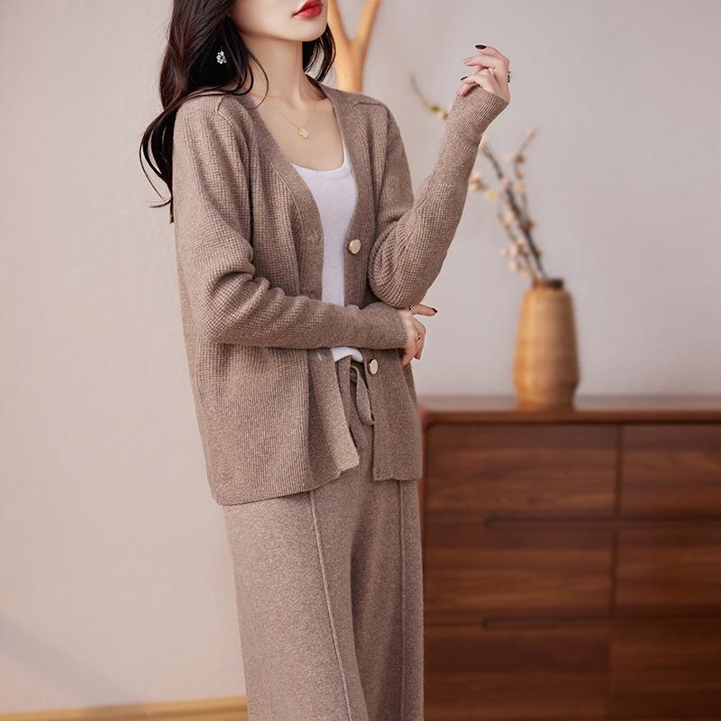 2023 Fashion Plus Size Wide-Leg Pants & Long Sleeve Wool Cardigan Set for Spring & Autumn