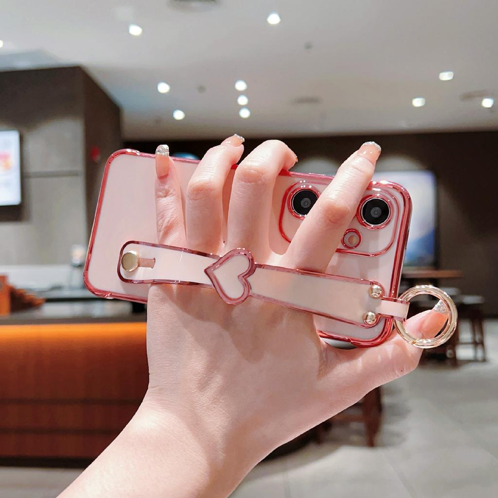 For Samsung Galaxy S25 Case Electroplated Heart Pattern TPU Phone Back Cover with Wristband Kickstand