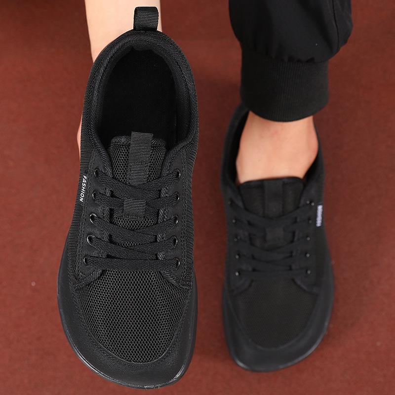 Wide Toe Men'S Shoes Retro Casual Breathable Mesh Solid Color Walking Shoes Anti Collision Big Head Lightweight Sports Shoes
