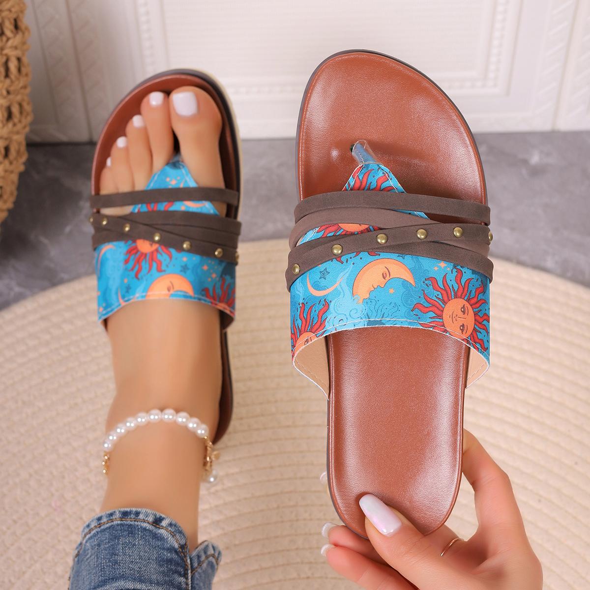 

мода 2024 Модные шлепанцы Женская обувь Летние повседневные разноцветные тапочки с астрологическим принтом 42 белый