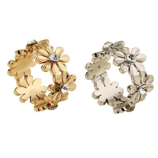 Round Metal Scarf Ring Clip for Women Flower Design Scarf Slide Buckle T-Shirt Ties Fastener for Shawls Dress Clothing Accessory