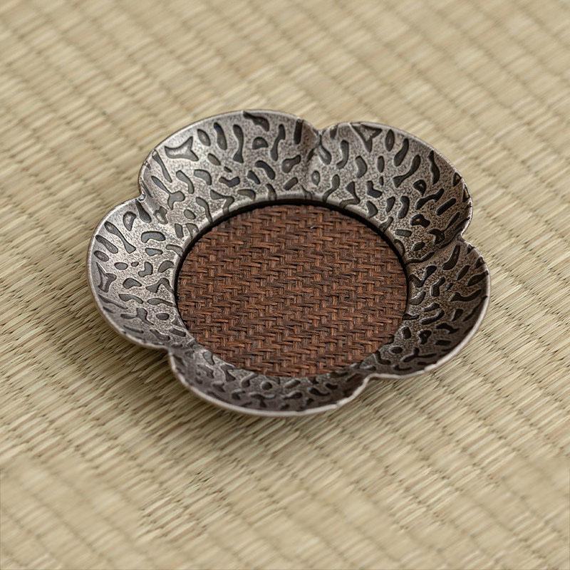 Weaved lotus tea cup coaster, vintage alloy coaster, heat-resistant tea cup coaster, suitable for home and office use