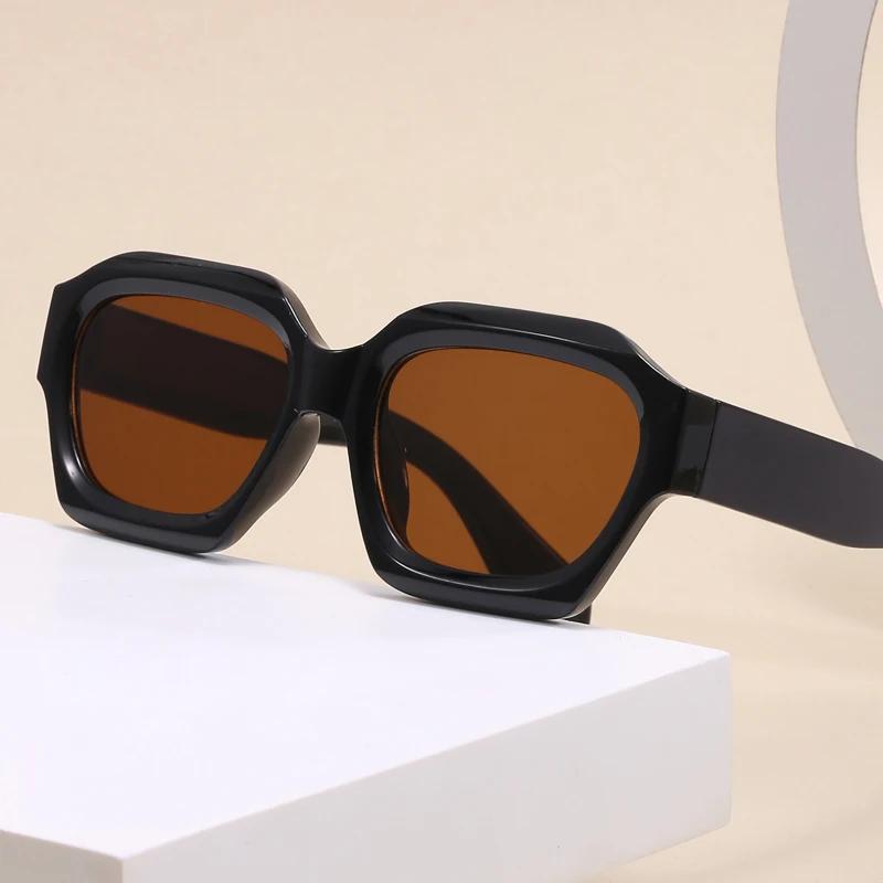 Small Square Sunglasses New Women Men Travel Luxury Shades Female Ins Popular Brand Glasses Retro Punk Trending Shades Designer