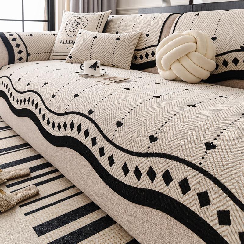 French Retro Sofa Cushion Irregular Chenille Seat Pad Non-slip Love Heart Decor Cat Scratch Resistant Dust Proof Sofa Slipcovers 70x70cm 1pc