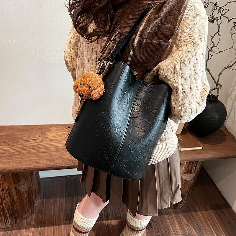 Bag Women's 2025 New Fashion Women's Bag Simple Large-capacity Bucket Bag Korean Version Dongdaemun Shoulder Messenger Bag
