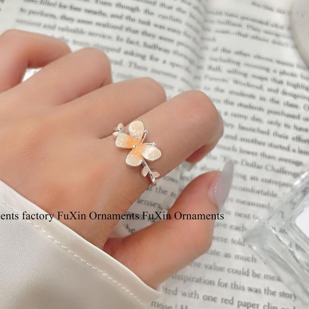 Koreanischer exquisiter schlichter Schmetterlingsring für Damen - Modisches, elegantes Schmuckaccessoire.