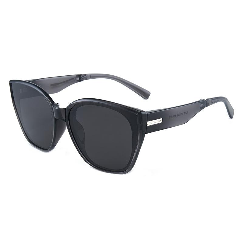 Stylish foldable sunglasses for men and women, easy to carry, with UV protection, and designed for women