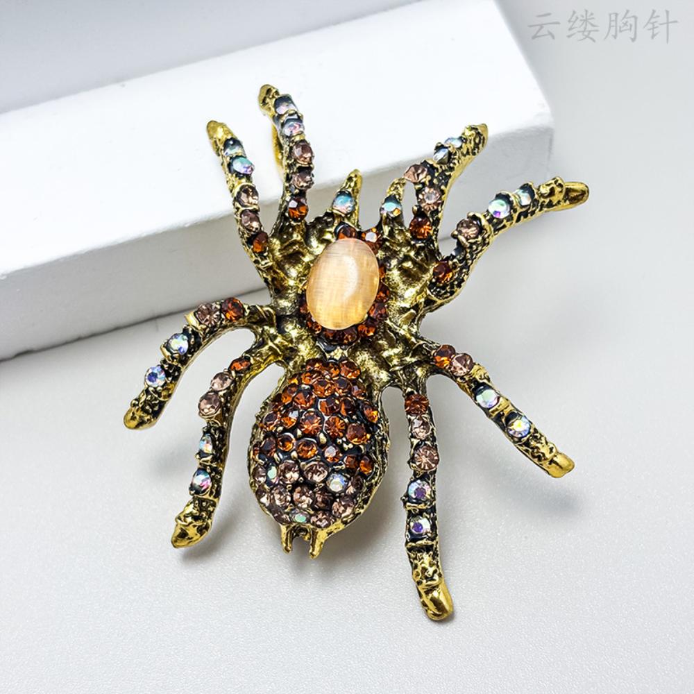 Vintage Style Overcoat Brooch Shining Rhinestones Decor Spider Shape Shawl Scarf Pin Men Suit Coat Simple Badge Fashionable Accessories