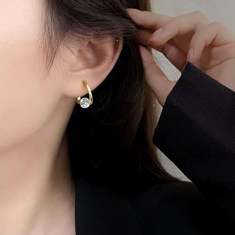 European Geometric Zircon Gold Earrings: Light Luxury for Autumn/Winter