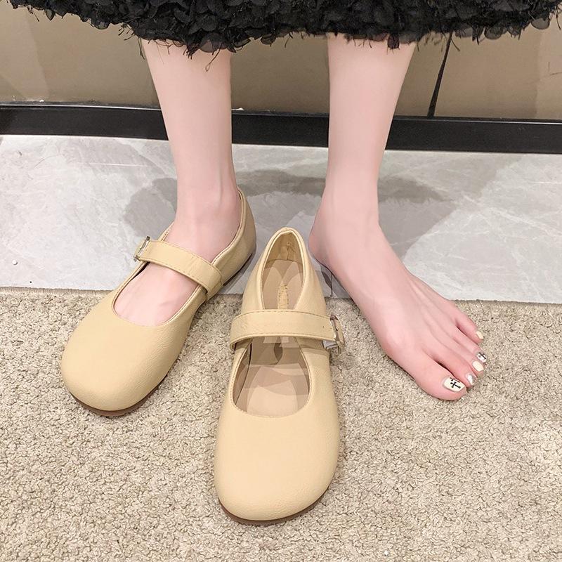 Spring and autumn shallow mouth round head Mary Jane shoes new retro flat bottom one-word buckle single shoes gentle small leather shoes