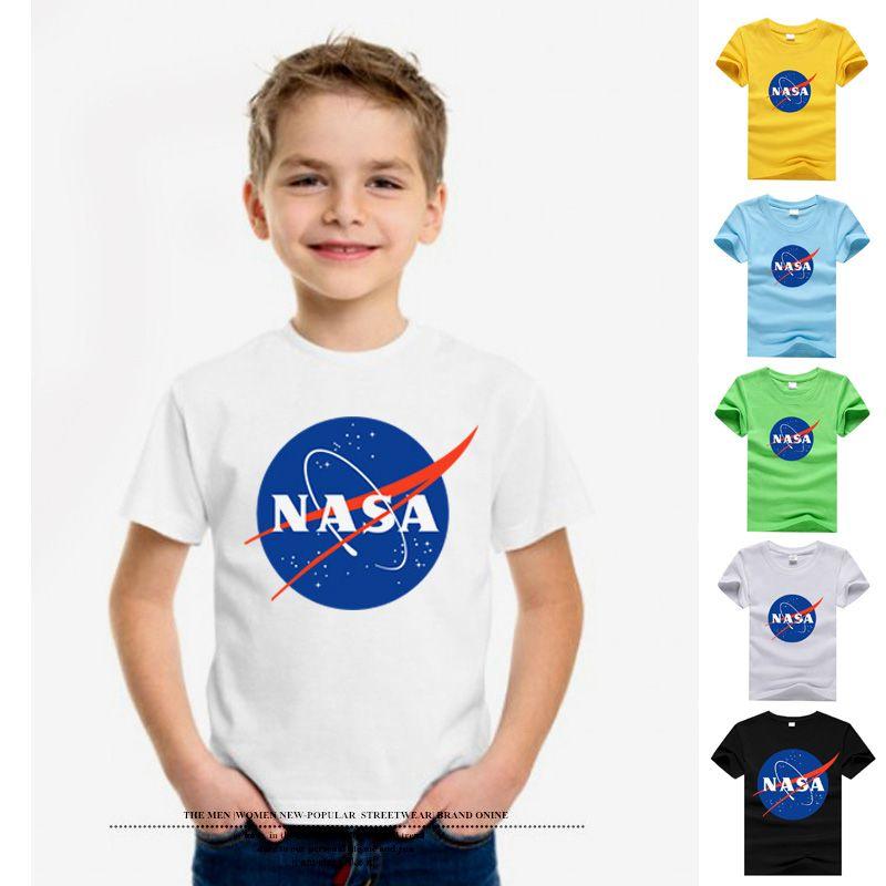 Klasické dětské tričko s motivem astronauta NASA a stylovým kulatým výstřihem