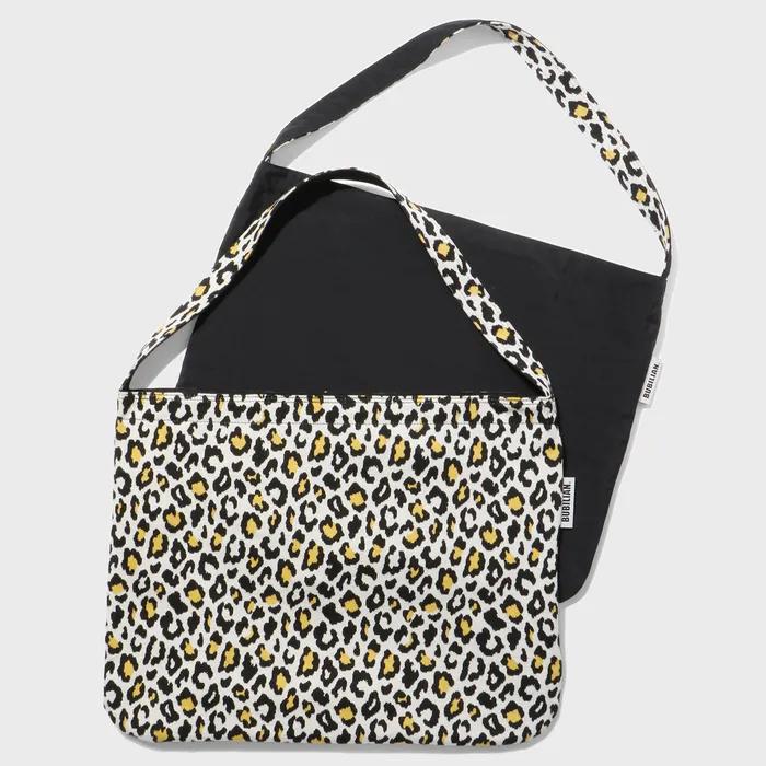 SIO Reversible Shoulder Bag _ Long Black Leopard & Black