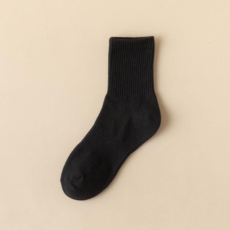 

Male Autumn and Winter New Solid Color Coffee Color Sports Waist In Tube Socks 1 pair чорний