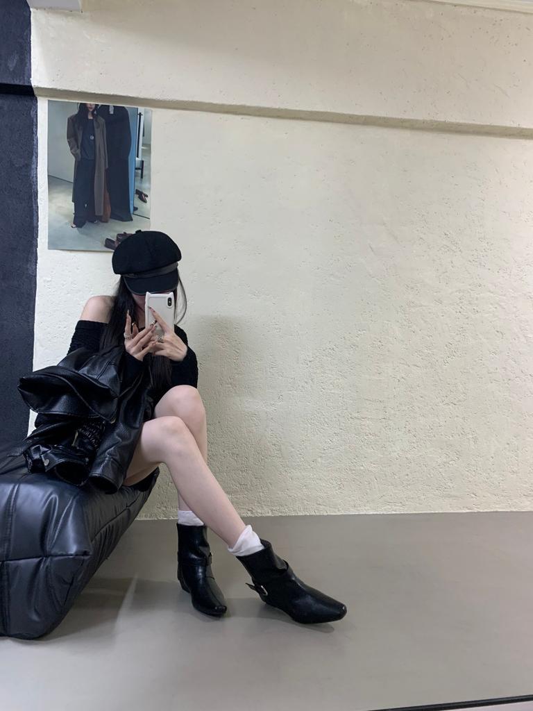 Korean version of retro knight boots short boots square head belt buckle trouser tube boots 2025 autumn and winter new niche fashion short boots