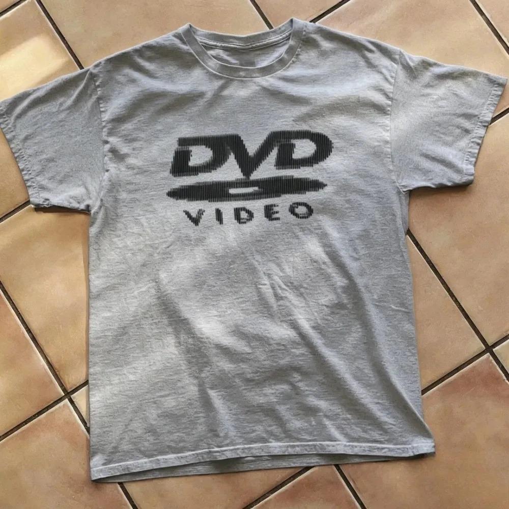 

2026 Кумедна Ретро Графіка Логотип DVD VIDEO Принт Футболка Чоловіки Жінки Вільний Повсякденний Вуличний Стиль Верх Літній Нові Футболки M чорний
