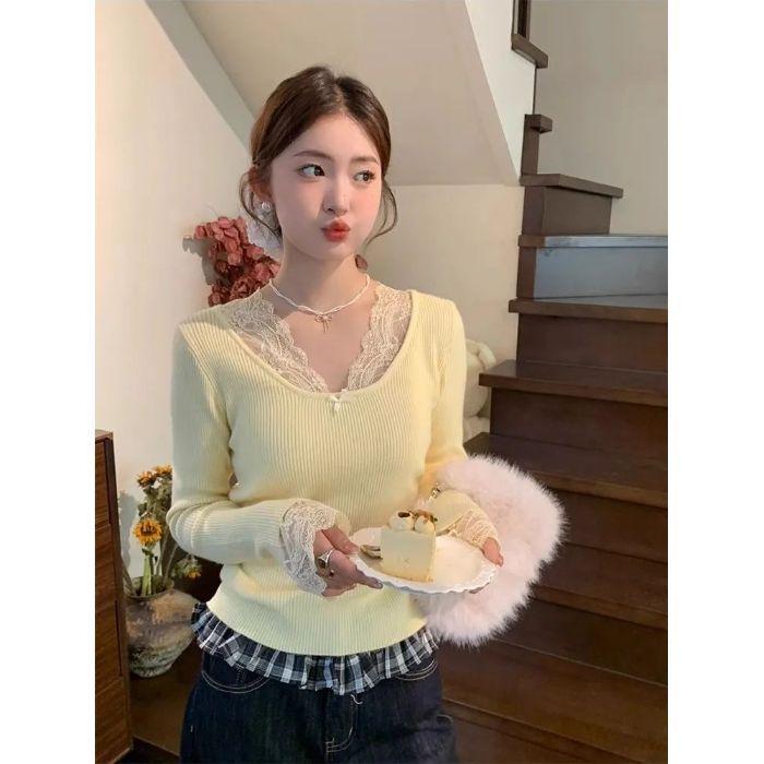Retro lace splicing bottoming shirt for women's autumn and winter new pure desire slim and thin Spice girl sexy long-sleeved top