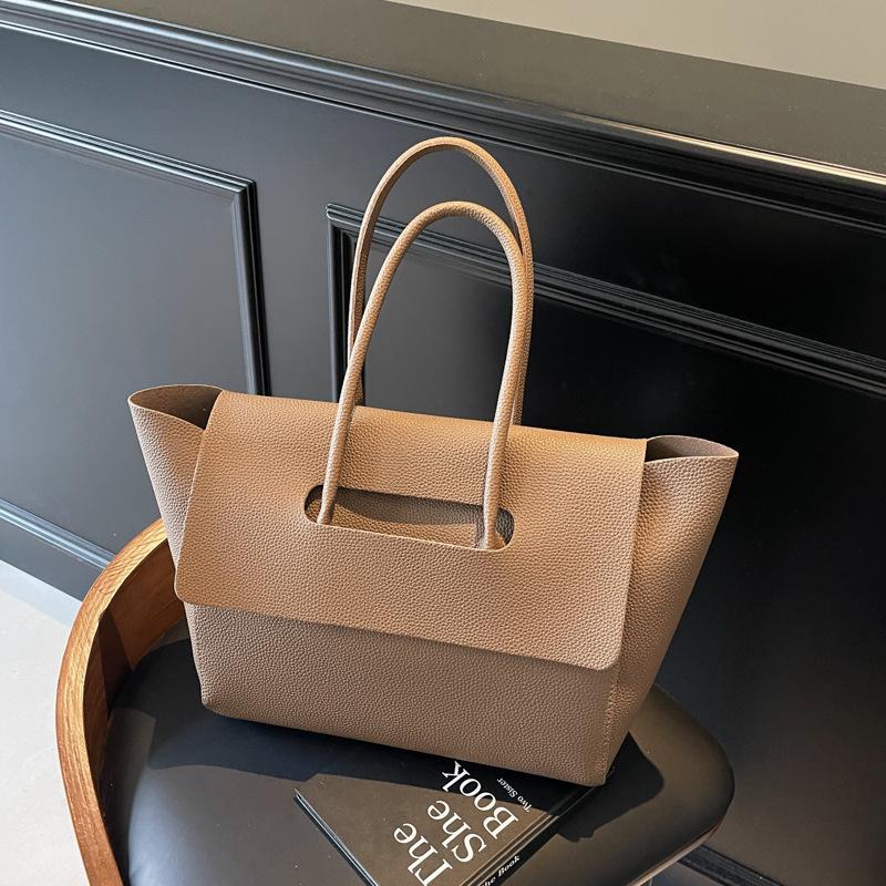 Large Capacity Tote Bag Women's New Fashionable Versatile Commuter Portable Shoulder Bag