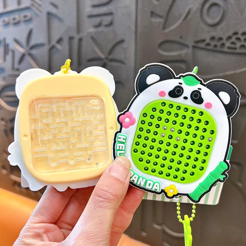 Магнитный брелок-скетчпад для снятия стресса с пандой