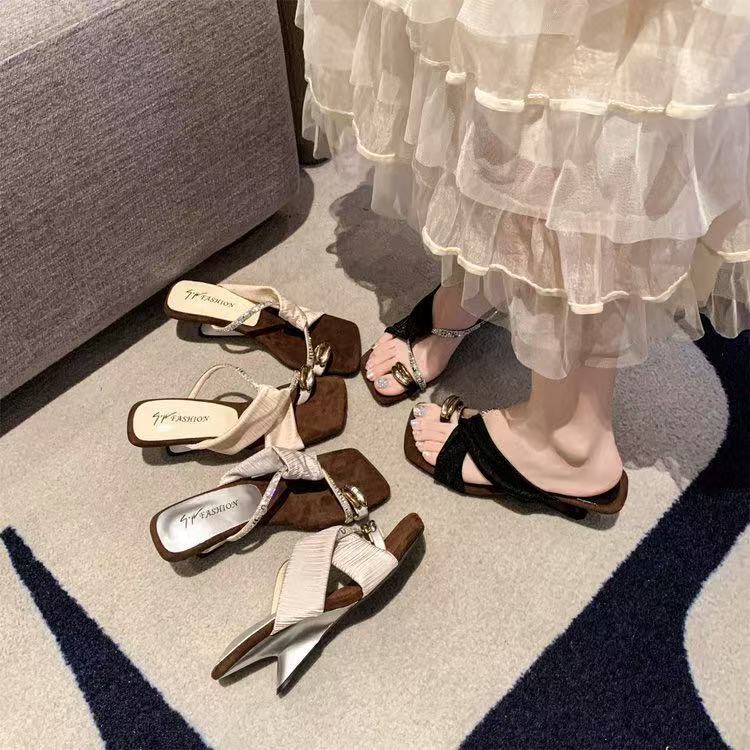 Slippers Wear Versatile Small Women Summer High Heels Retro Temperament 2025 New French Metal Cover Toe Cool Slippers