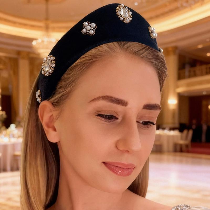1pc European and American Velvet Headband for Women,Hairbands with Diamonds and Pearls Hair Hoop Lady Headwear Daily Wear