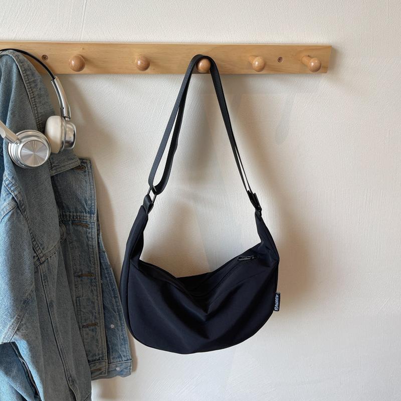 

Casual dumpling cloth bag women s 2025 summer fashion trend shoulder bag high-end simple messenger bag