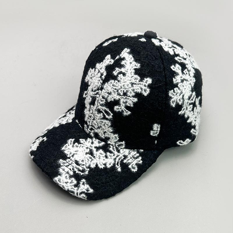 Printed Plaid Flower Embroidery Cap Autumn And Winter Men And Women Retro Versatile Fashion Warm Travel