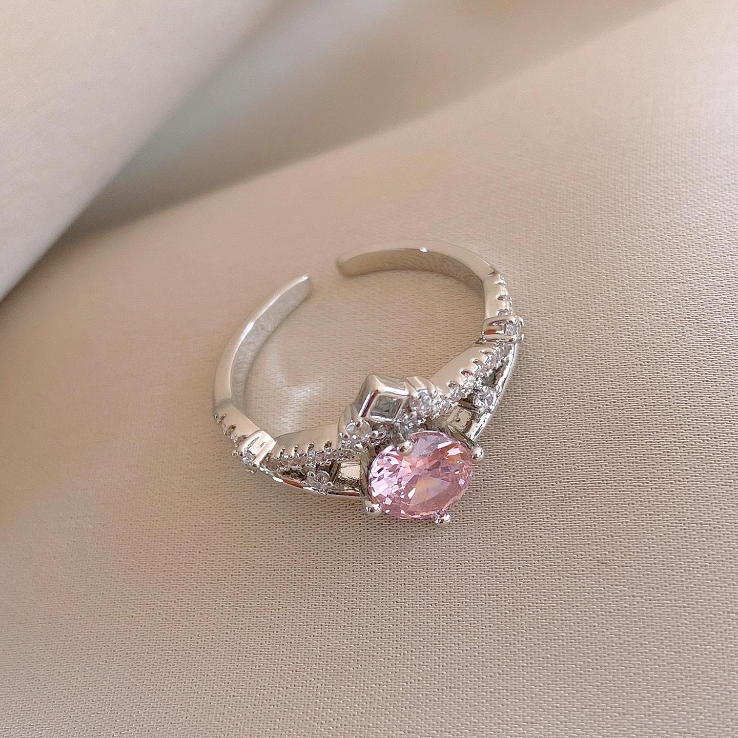 

Супер сверкающее квадратное циркониевое открытое кольцо Легкое роскошное кольцо Простой и универсальный дизайн Ручная работа для женщин