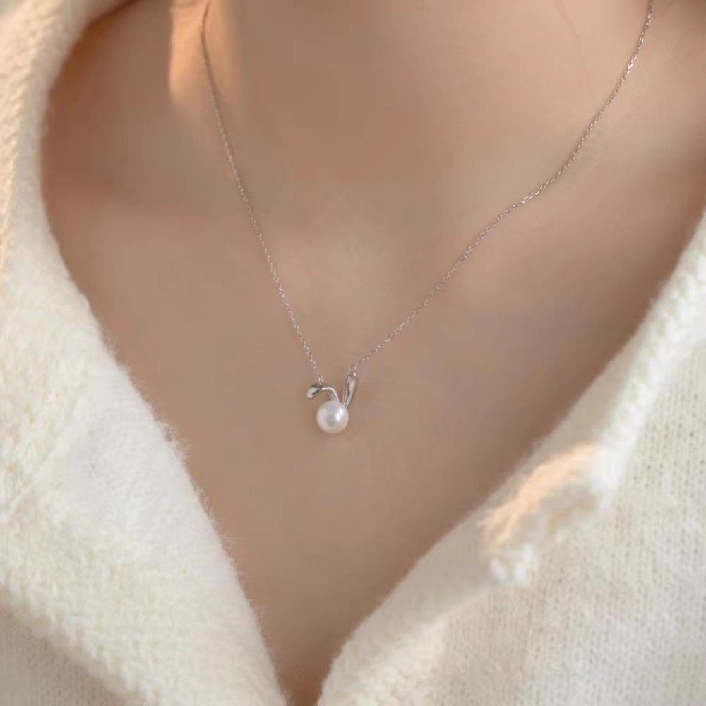 Women's Light Luxury Silver Clavicle Necklace with 7-8mm Freshwater Pearls & Cute Rabbit Design