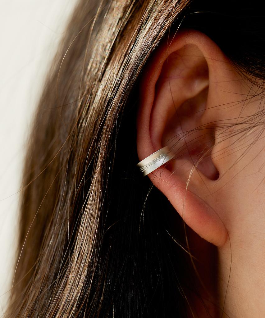Silvertag Bre-26Ss1 Signature Logo Essential Ear Cuff