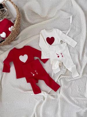Kinder-Herz-Schlafanzug: Gemütliches Herbst/Winter Zweiteiler-Set für Babys & Kleinkinder