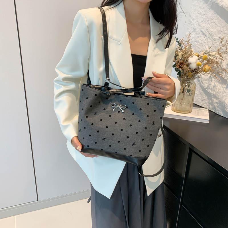 Fashion casual single shoulder armpit large capacity college style tote bag new commuter handbag