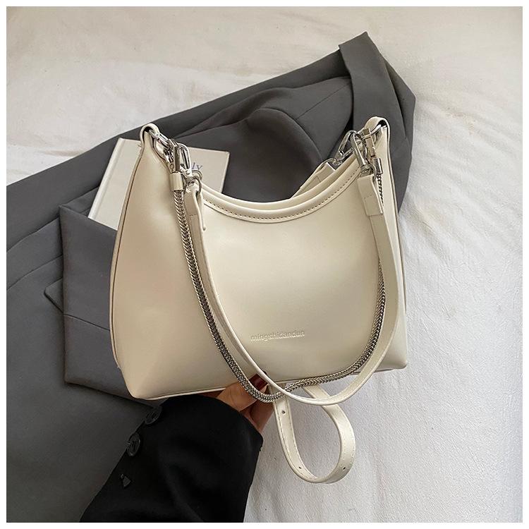 Underarm Bag Women's 2025 Autumn New Foreign Style Fashion Niche Design Shoulder Bag Bright Face Versatile Messenger Bag