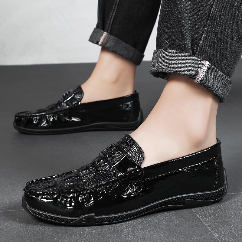 Fashion 2024 NEW Leather Men Casual Shoes Mens Loafers Moccasins Breathable Slip on Black Driving Shoes Crocodile pattern Doug shoes
