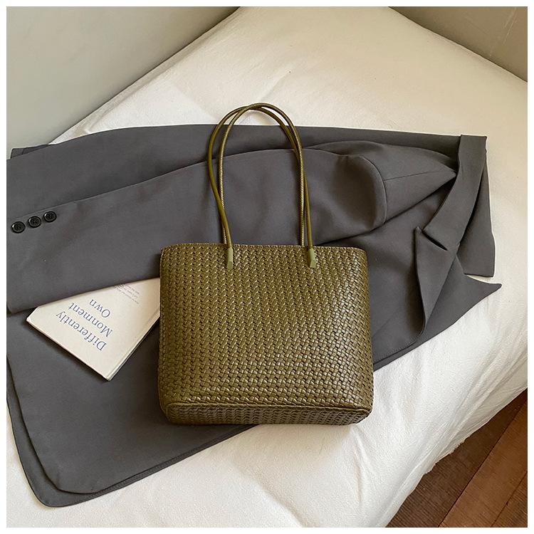 2025 fashion retro casual simple personality tote bag new niche design shoulder bag woven underarm bag