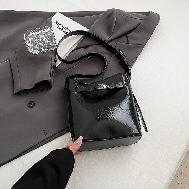 Ретро Мода Городской Стиль Сумка-Ведро Женская 2023 Новая Осенне-Зимняя Повседневная Высококлассная Одноплечевая Сумка 21cm/8.27in чёрный