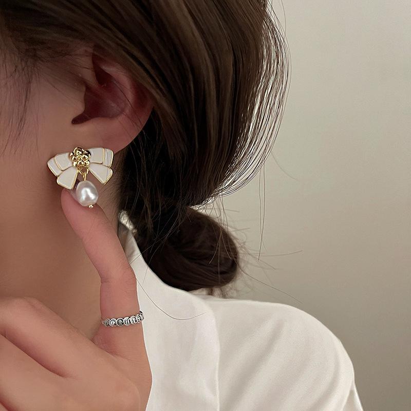 Trendy Black White Enamel Oil Bow Knot Drop Earrings For Women Elegant Imiation Pearl Dangle Earrings Wedding Party Jewelry Gift