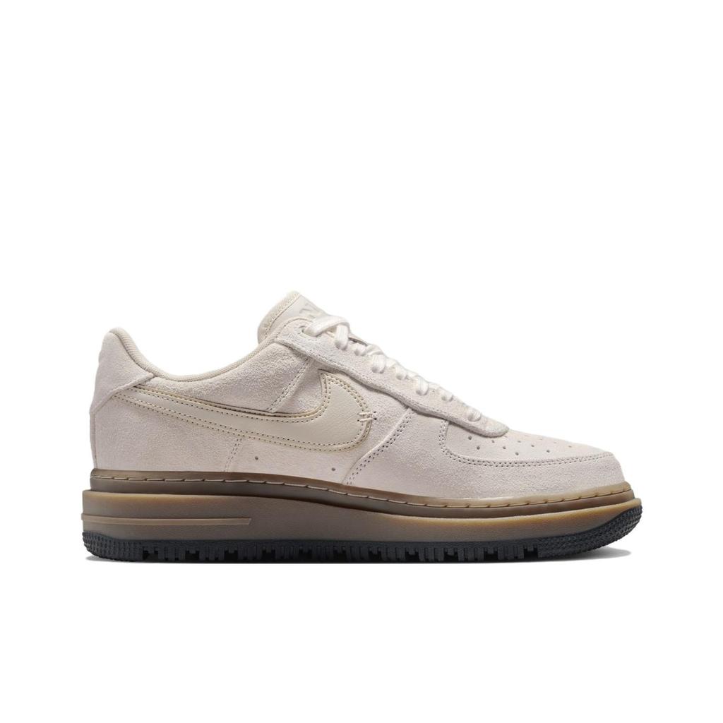 Nike Air Force 1 LX Light Orewood Brown Unisex Sneaker Creme Gummi-Dunkelbraun Anthrazit HV2531-100