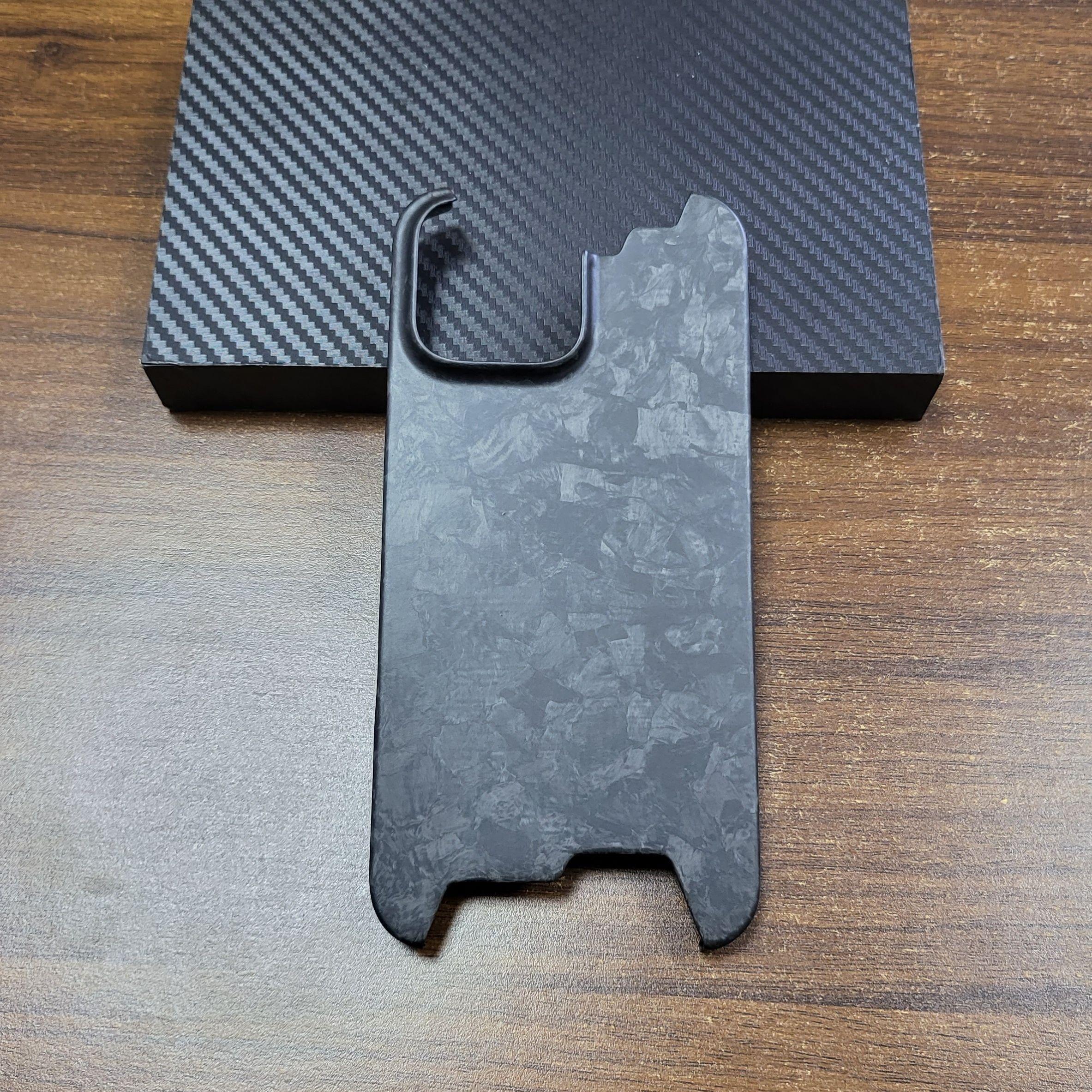 

Applicable to Apple iPhone16Pro light luxury carbon fiber pattern color foil mobile phone case new trendy ins style forged carbon electrocardiogram matte
