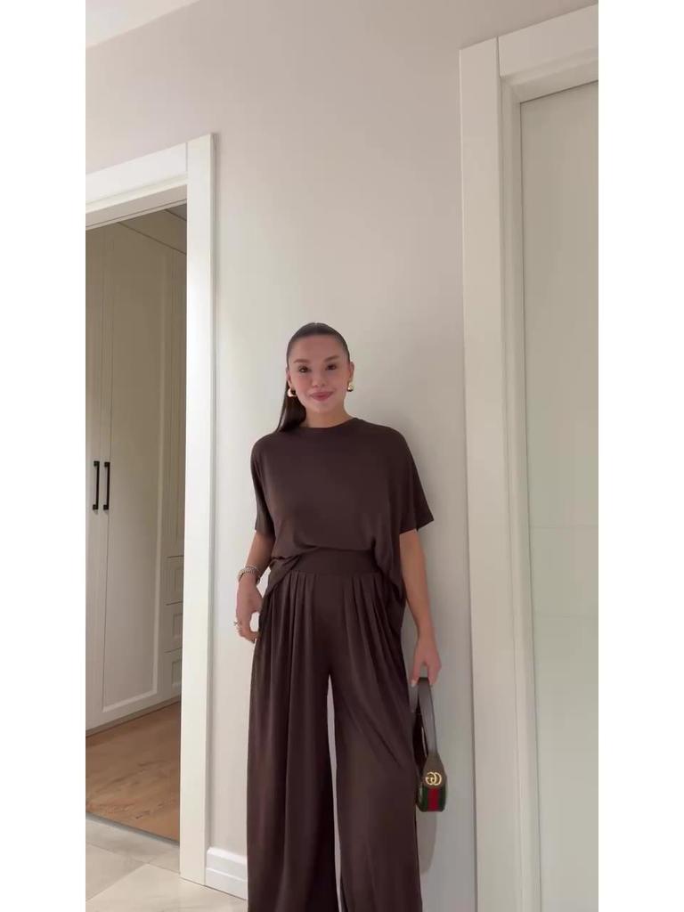 2025 Women's Drapey Wide-Leg Pants Two-Piece Set - Professional Casual Loose Fit with Solid Colors