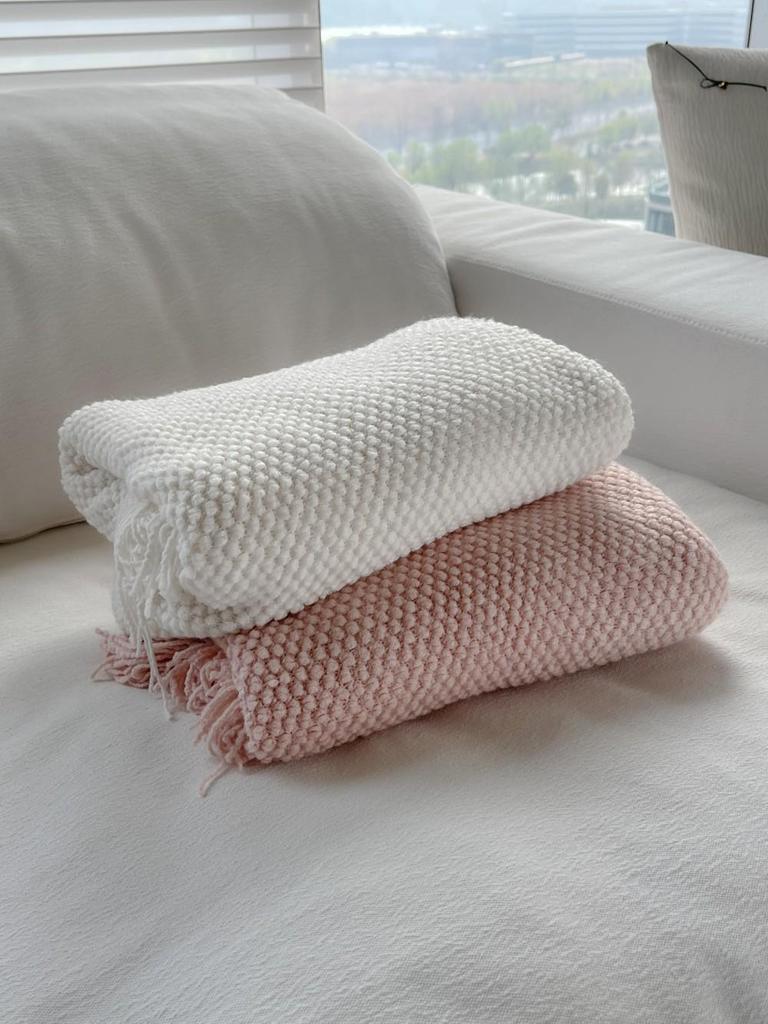 Color-Woven Cross-Ins Throw: Versatile Sofa & Bed Blanket, No Shedding