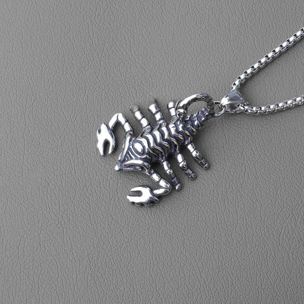 Naszyjnik z zawieszką w stylu vintage, Naszyjnik z zawieszką Skorpiona, Modna i wszechstronna męska zawieszka, Prezent dla mojego chłopaka