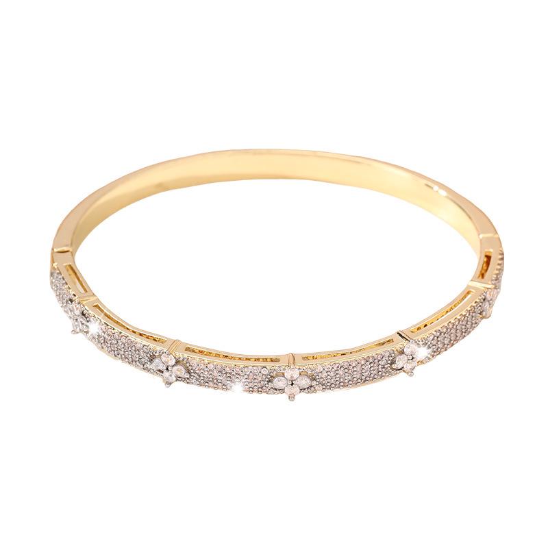 Exquisita Pulsera de Uñas con Circonita Europea y Americana: Diseño Abierto de Gama Alta
