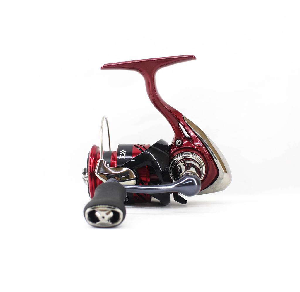 Daiwa Snelle Spinning 24 Revros R LT 2000 XH (1040)