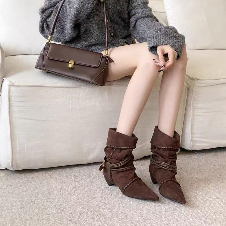 [Fanfna] Frosted kitten heap boots, pointed head sleeve, thick heel, medium heel, short boots, flanged two, wear cowboy boots