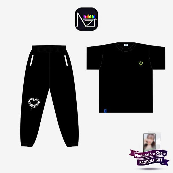 

[ОФИЦИАЛЬНЫЙ ТОВАР В ВОП-АП МАГАЗИНЕ] Брюки и футболка для бега — ITZY ALBUM POP-UP