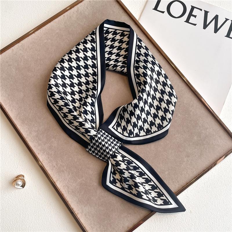 Luxusmarke Pferde-Print Schmaler Halstuch-Schal für Damen Satinseide Bänder Bandana Damen Krawatte Handgelenkwickel Schal Echarpe